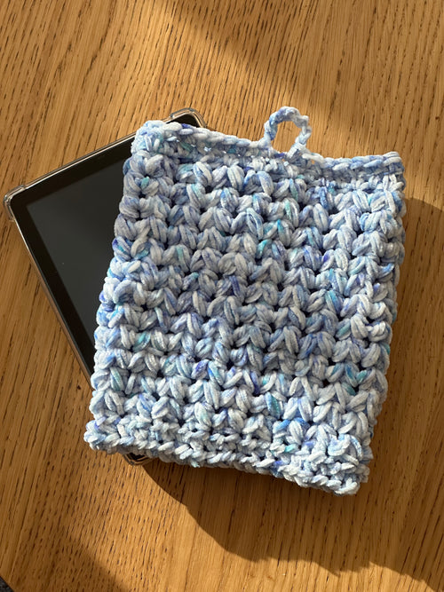 A Court of Moonlight Crochet Kindle Sleeve